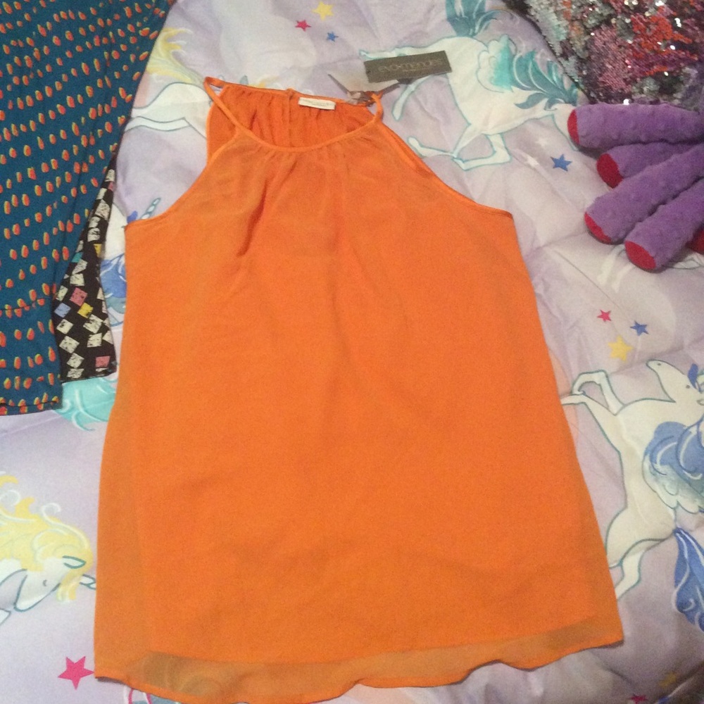 Super cute orange wavy style tank size medium